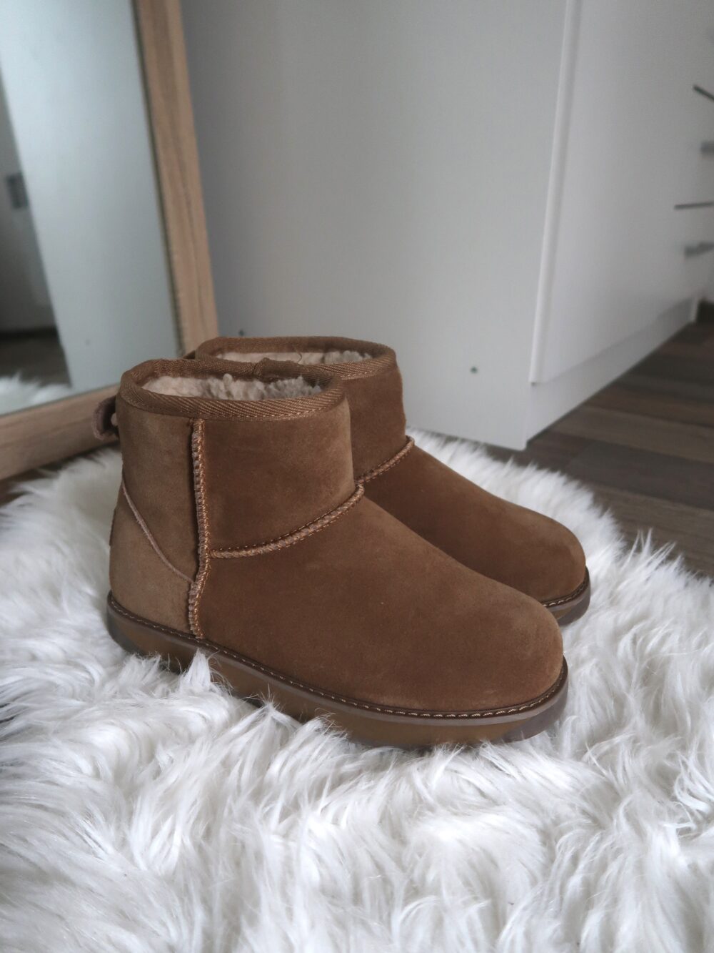 válenky kožené ugg coqui
