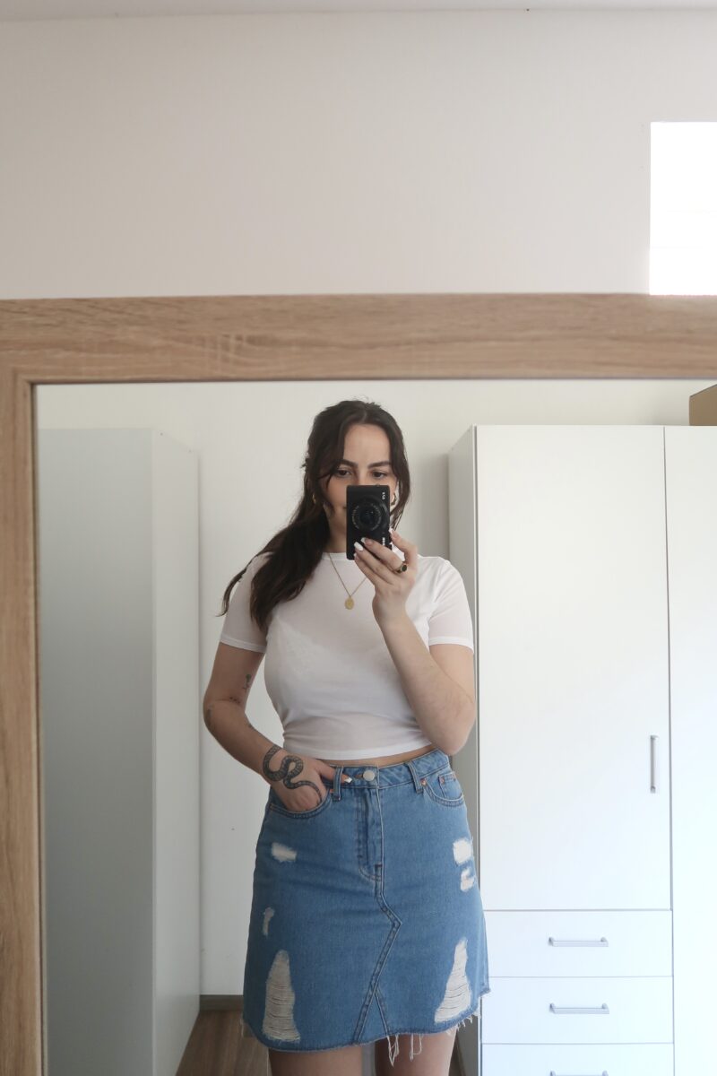 Džínová mini sukně H&M do pasu vel. S - Image 2