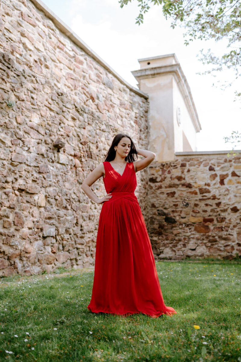 Červené rudé dlouhé elegantní společenské plesové šaty