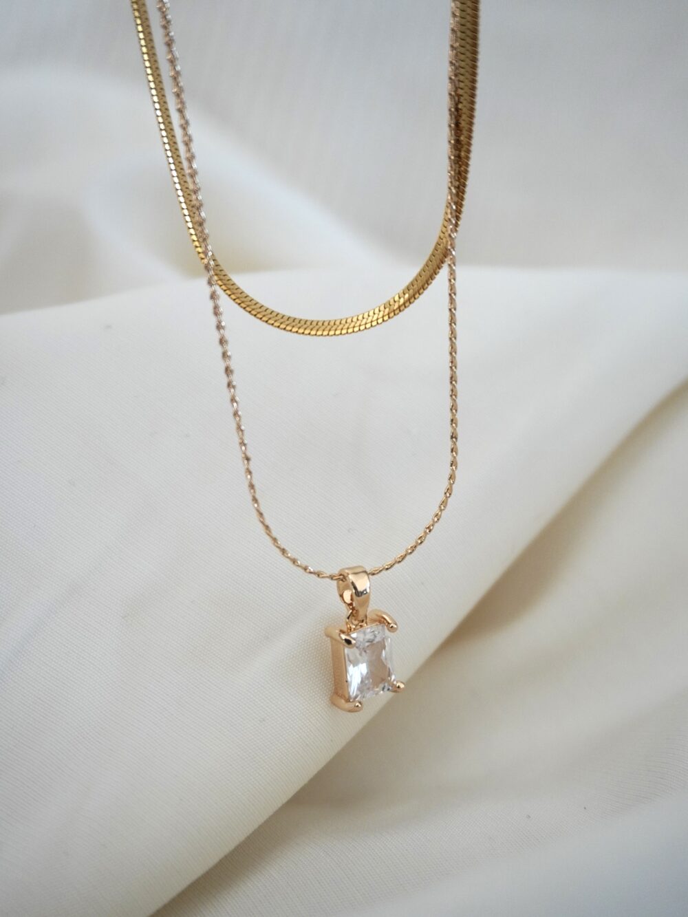 CASSIE set řetízku a náhrdelníku s příveskem