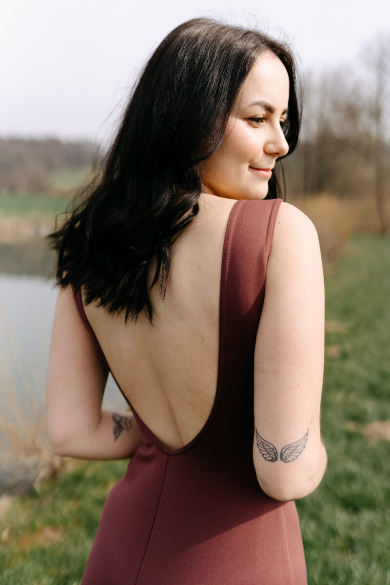 Hnědé elegantní midi šaty - Image 4