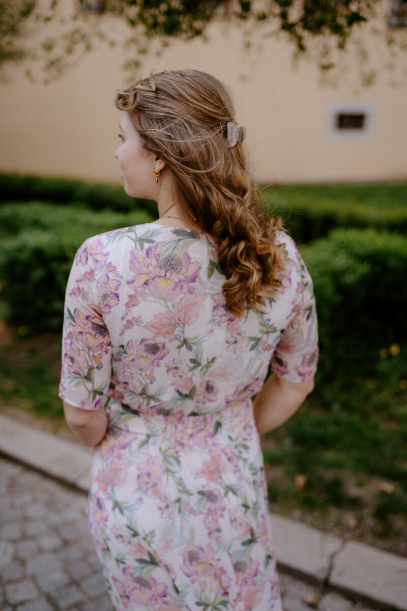 Boho květinové šaty s knoflíčky - Image 3