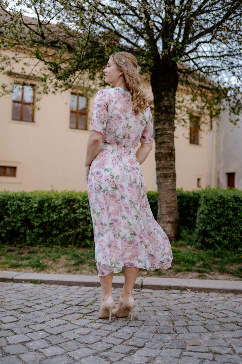 Boho květinové šaty s knoflíčky - Image 4