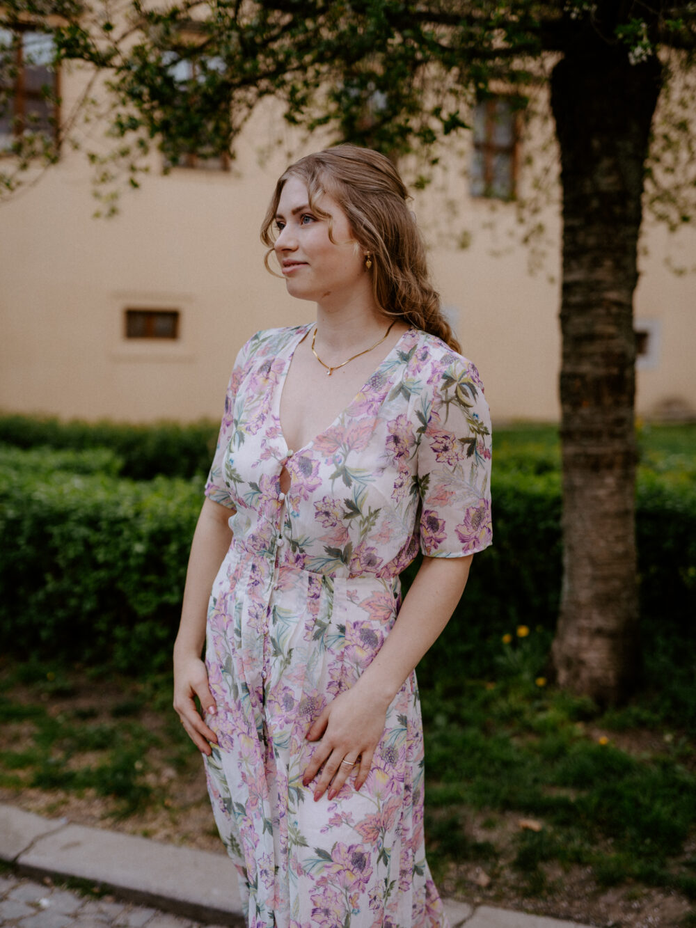 Boho květinové šaty s knoflíčky