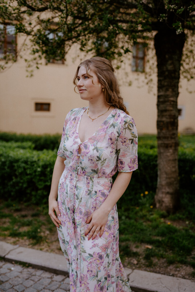 Boho květinové šaty s knoflíčky