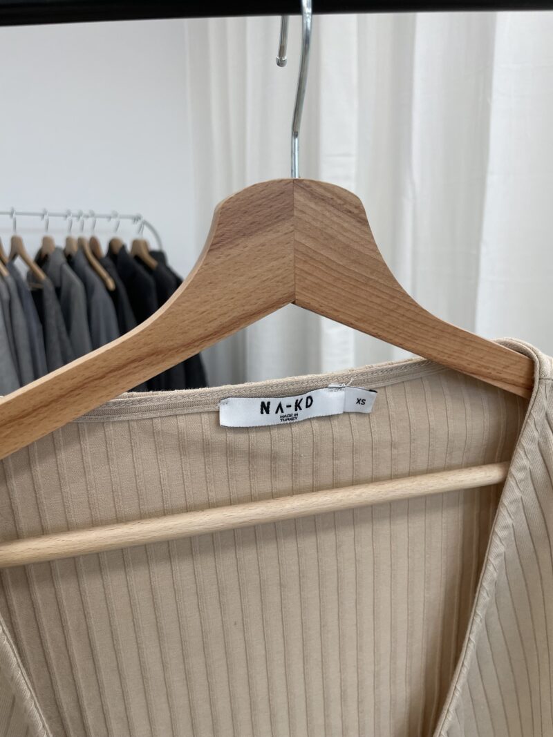 Žebrovaný kardigan shrug na zavazování NA-KD vel. XS - Image 4