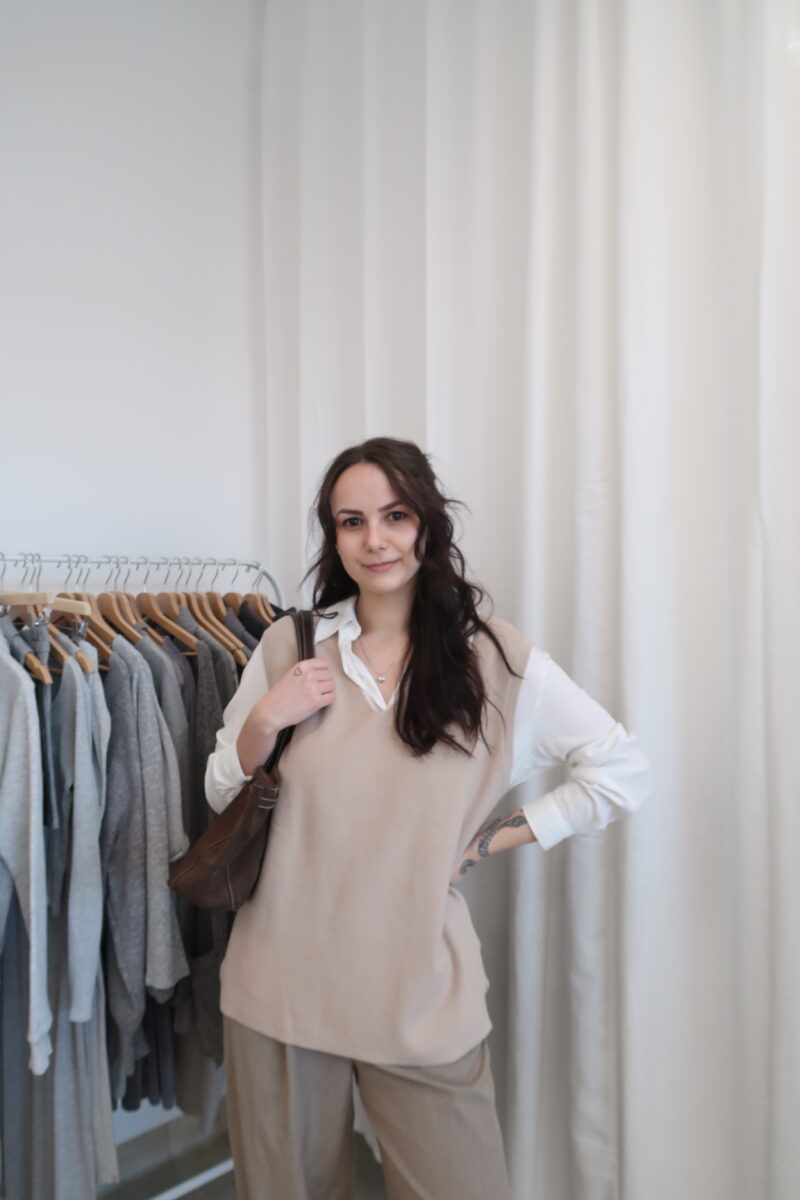 Béžová vesta z úpletu vel.XL - Image 4